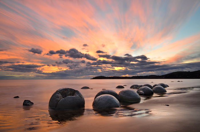 Tableau pierres sur la plage